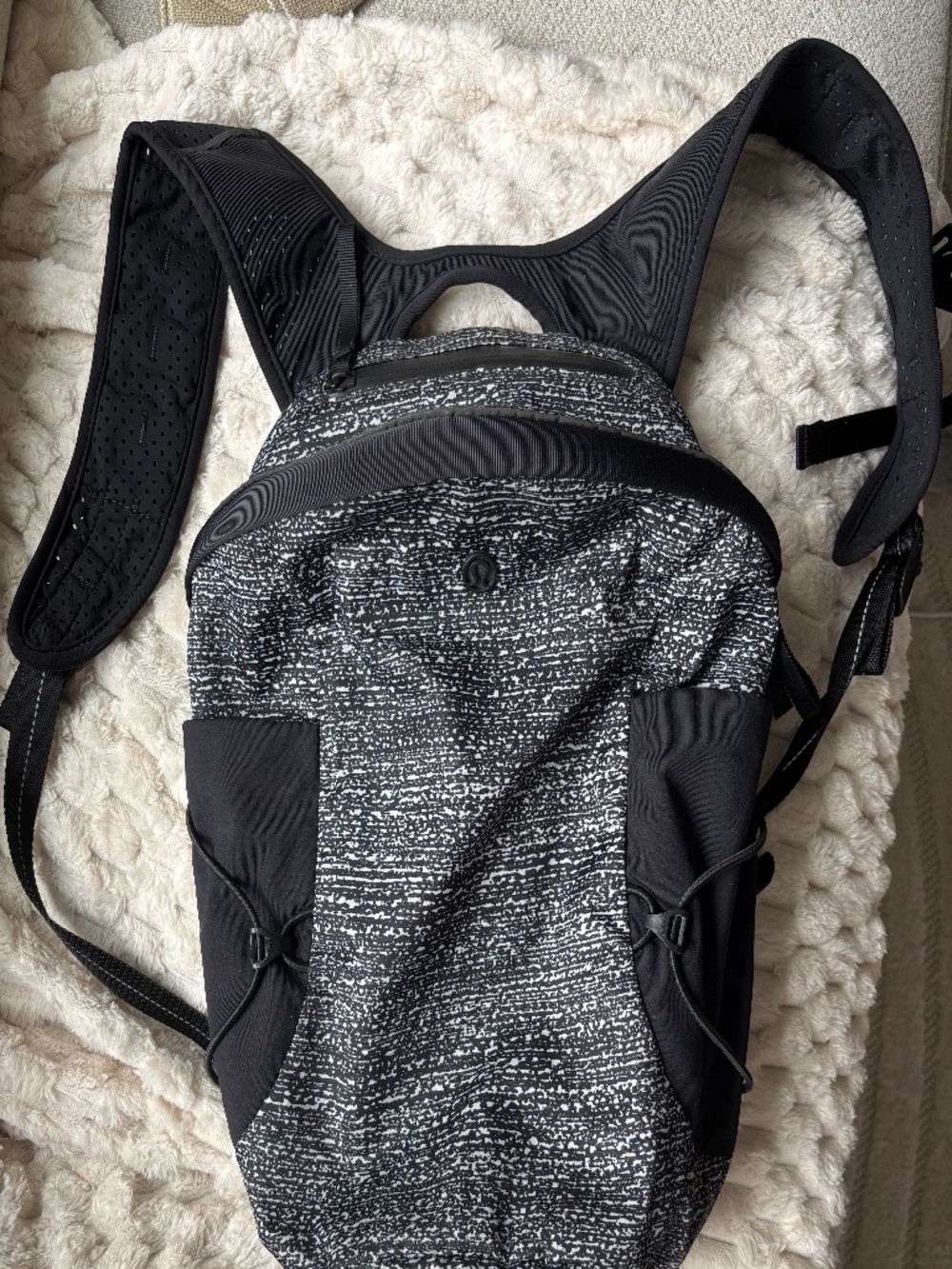 Lululemon Run All Day black backpack